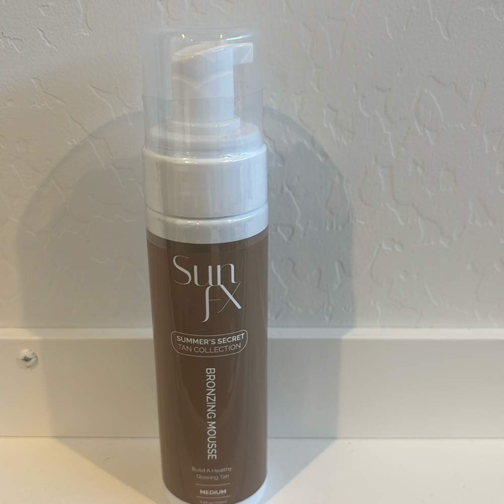 SUNFX Bronzing Mousse. Summers secret tan collection. NWT. Color Medium